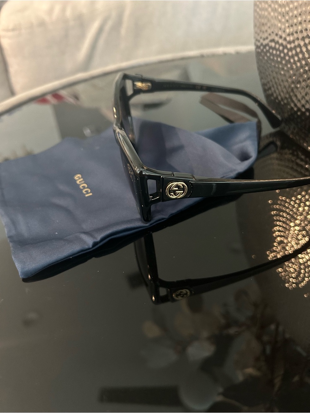 Gucci Black Cat-Eye Sunglasses - Picture 3 of 4